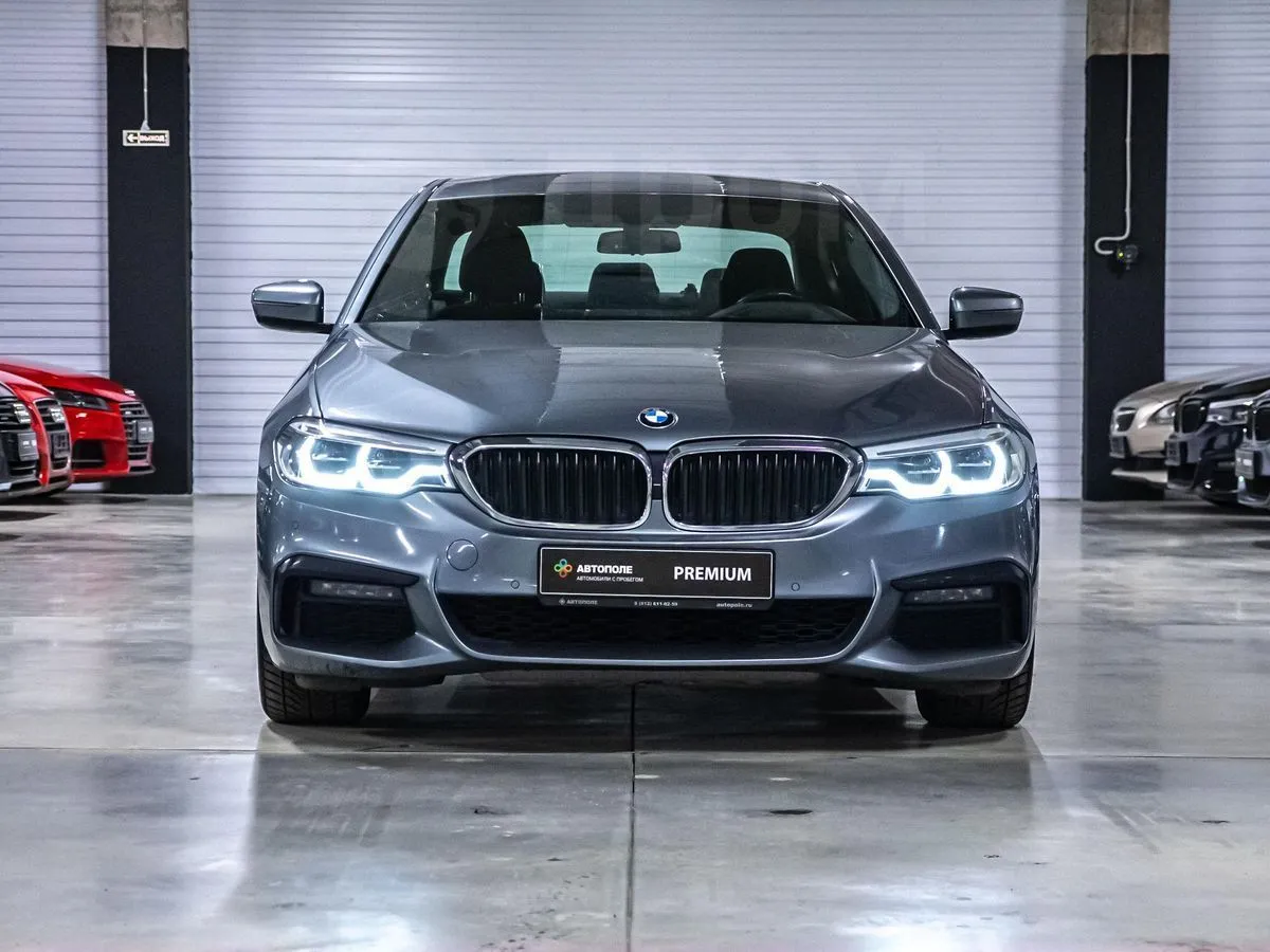 BMW 5-Series Image 3